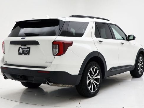 Used 2022 Ford Explorer ST-Line w/ Class IV Trailer Tow Package image 8