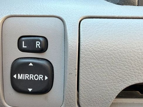 Used 2007 Toyota Camry CE FWD image 24