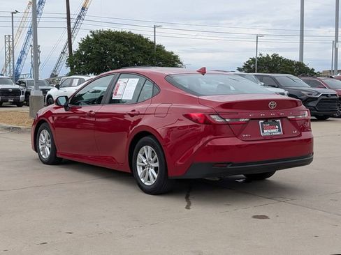 Used 2025 Toyota Camry LE FWD image 8