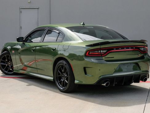 Used 2019 Dodge Charger Scat Pack RWD image 11