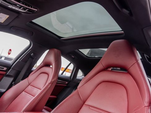 Used 2023 Porsche Panamera Platinum Edition image 17