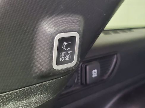Used 2024 Jeep Grand Cherokee Altitude AWD/4WD image 31