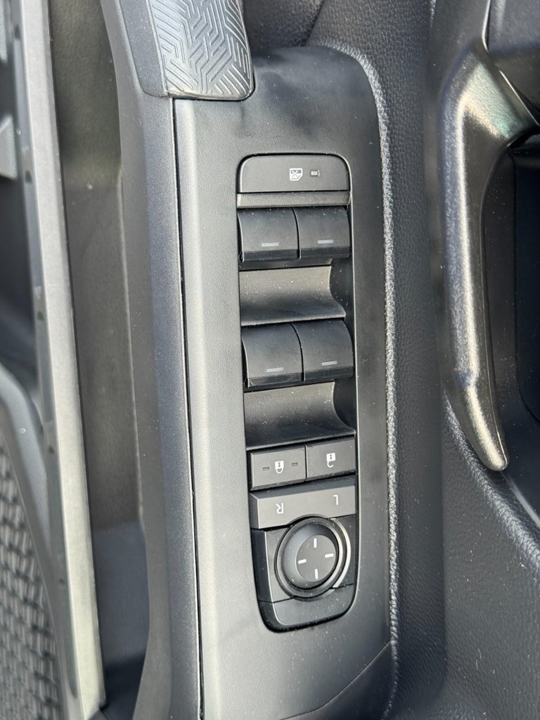 Used 2025 Toyota Tacoma SR5 AWD/4WD image 22
