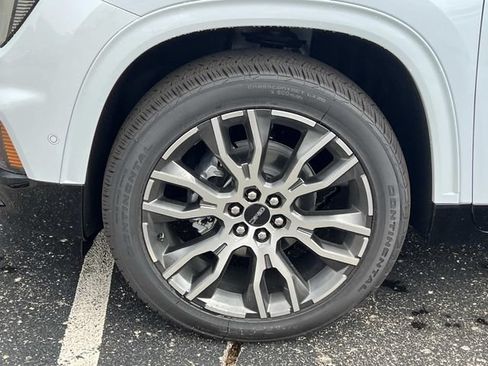 New 2026 GMC Acadia Denali Ultimate w/ LPO, Floor Liner Package AWD/4WD image 9