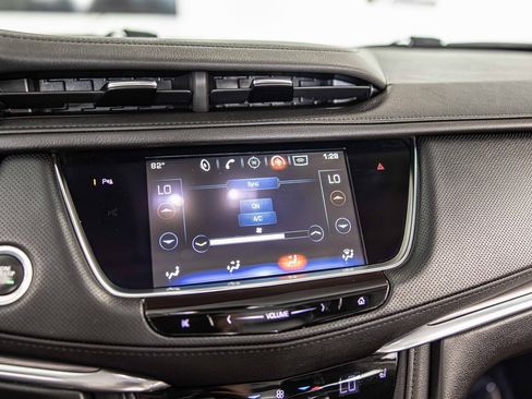 Used 2019 Cadillac XT5 Luxury image 28