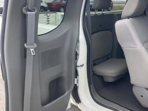 Used 2019 Nissan Frontier S image 35