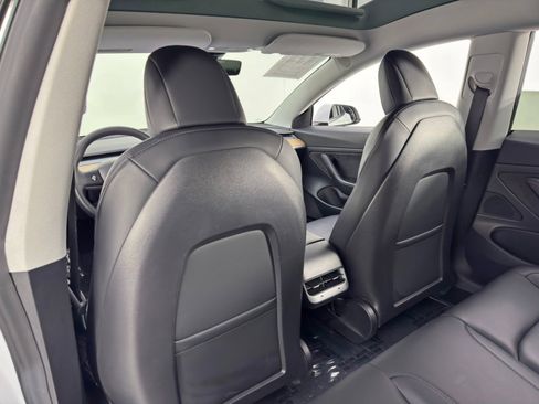 Used 2021 Tesla Model 3 Standard Range Plus image 35