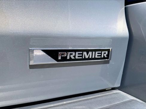 Used 2018 Chevrolet Tahoe Premier AWD/4WD image 10