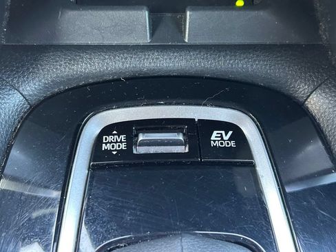Used 2024 Toyota Corolla Cross AWD Hybrid w/ Convenience Package image 30