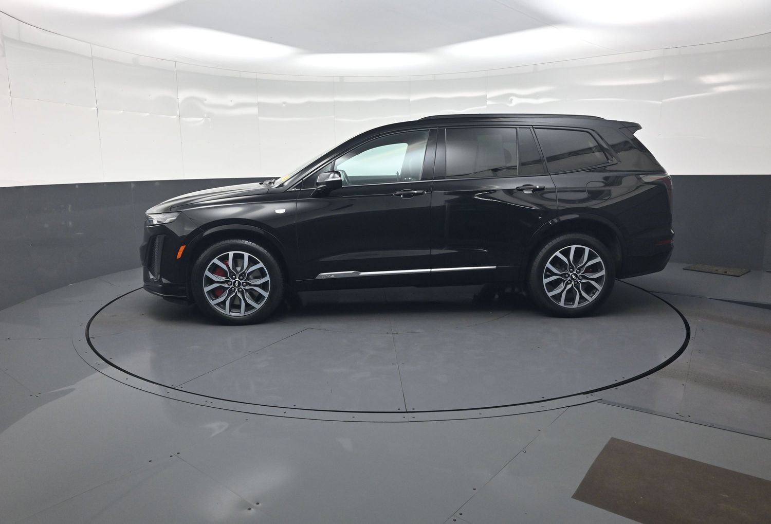 Used 2024 Cadillac XT6 Sport w/ Technology Package AWD/4WD image 6