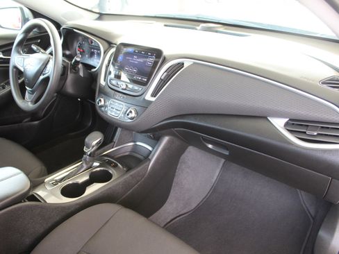 Used 2024 Chevrolet Malibu LT FWD image 16