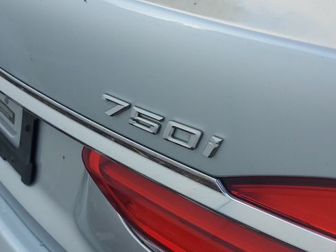 Used 2016 BMW 750i xDrive AWD/4WD image 9