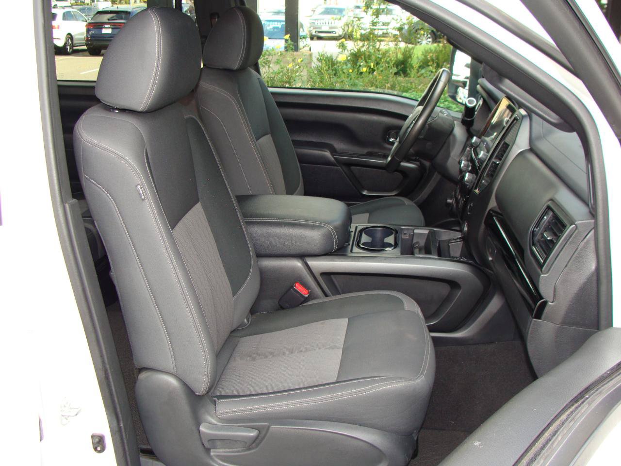 Used 2024 Nissan Titan SV w/ SV Convenience Package AWD/4WD image 10