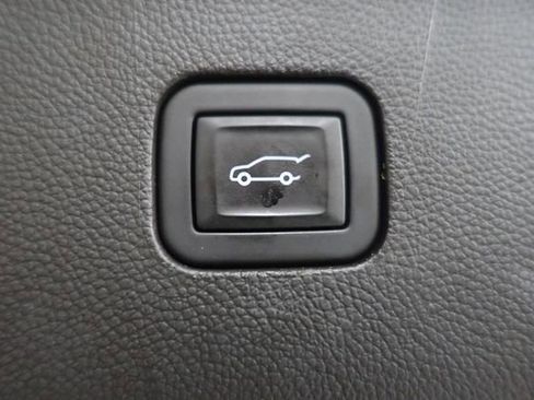 Used 2024 Buick Enclave Essence FWD image 22