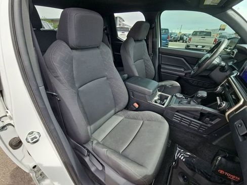 Used 2024 Toyota Tacoma SR5 AWD/4WD image 16