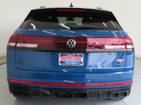 New 2026 Volkswagen Atlas Cross Sport SEL R-Line AWD/4WD image 5