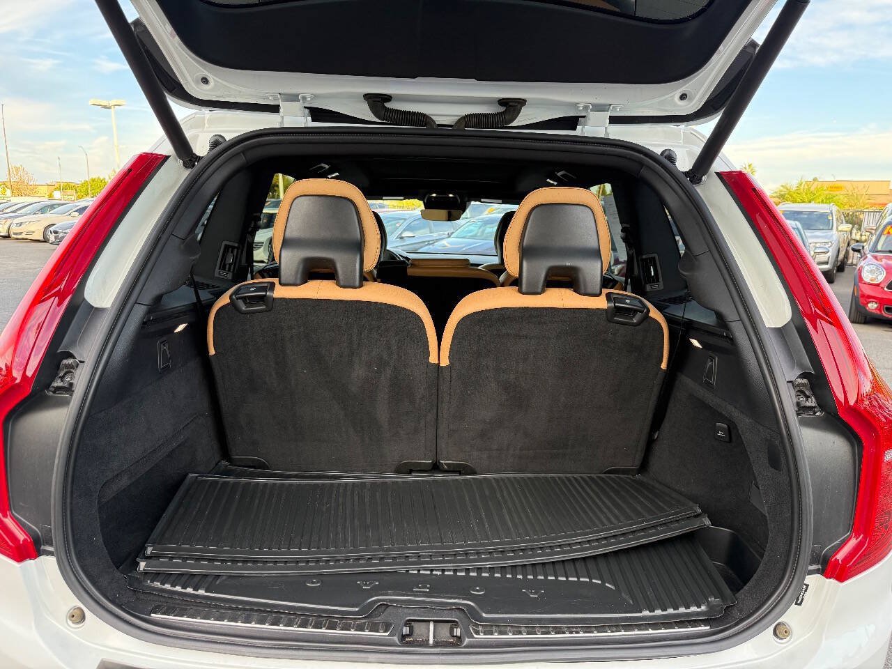 Used 2019 Volvo XC90 T6 Momentum w/ Advanced Package AWD/4WD image 16