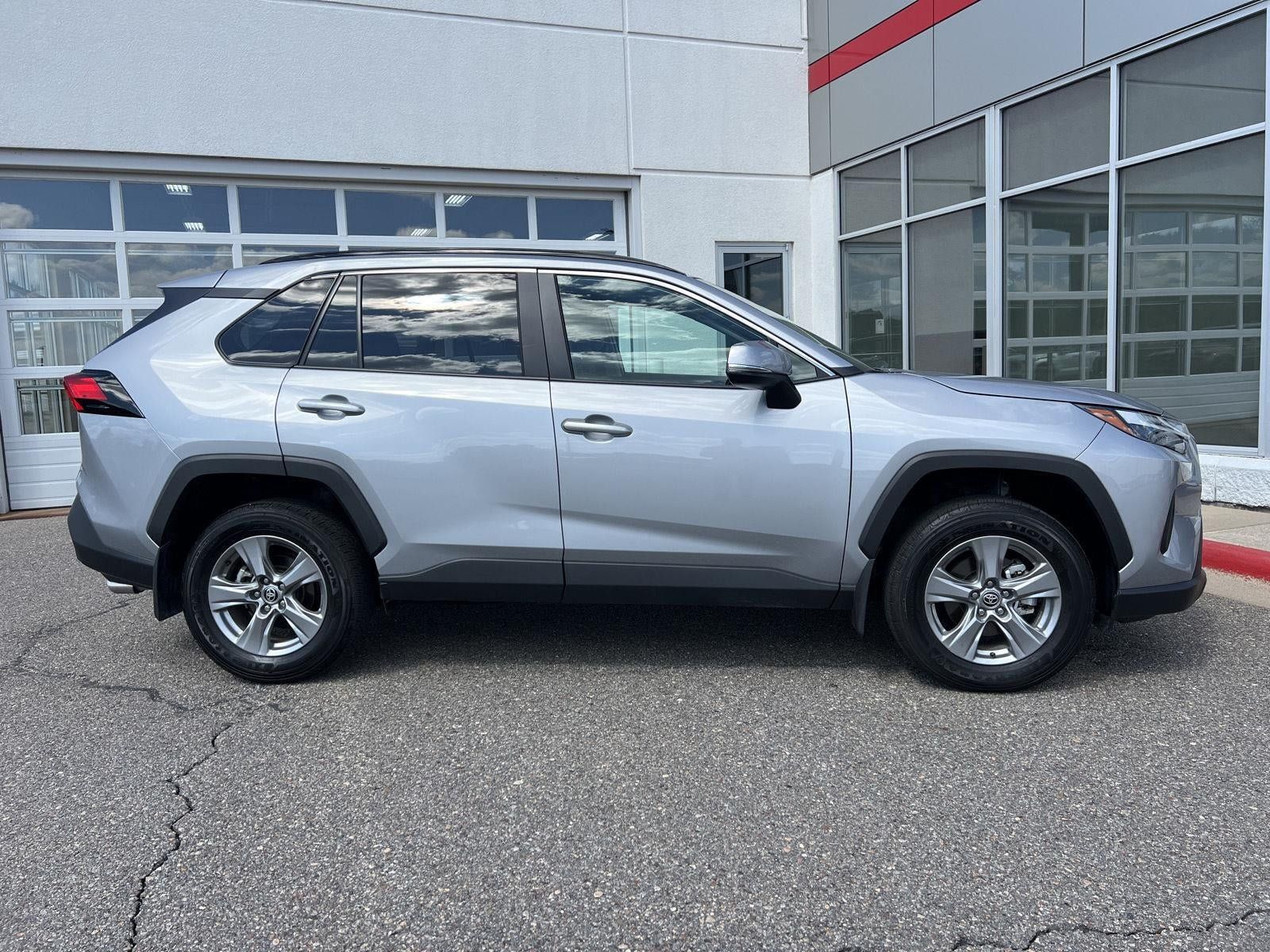 Used 2025 Toyota RAV4 XLE w/ Convenience Package AWD/4WD image 13