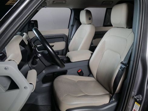 Used 2023 Land Rover Defender 110 SE image 5