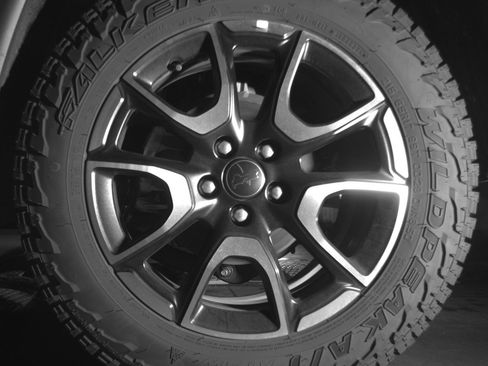 Used 2025 Jeep Compass Trailhawk AWD/4WD image 14