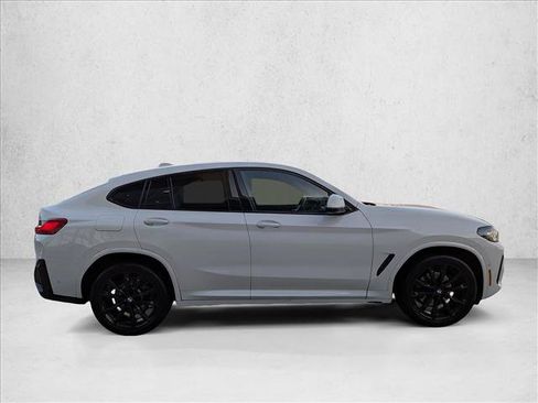 Used 2024 BMW X4 xDrive30i w/ M Sport Package AWD/4WD image 4