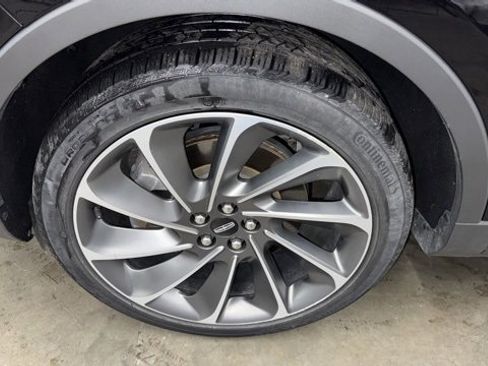 Used 2023 Lincoln Nautilus Reserve w/ Equipment Group 202A image 9