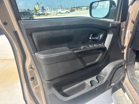 Used 2021 Nissan Titan PRO-4X w/ Pro-4x Convenience Package AWD/4WD image 7