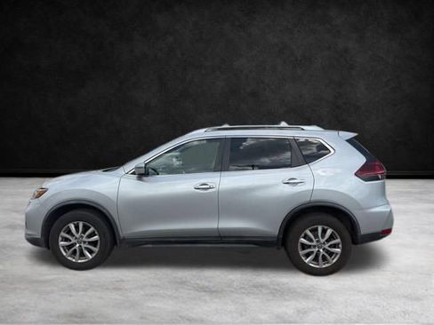 Used 2018 Nissan Rogue SV image 9