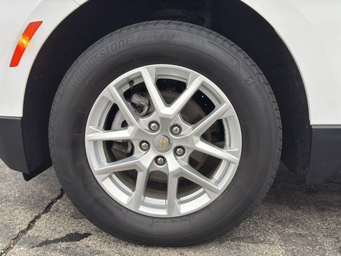 Used 2023 Chevrolet Equinox LT image 9