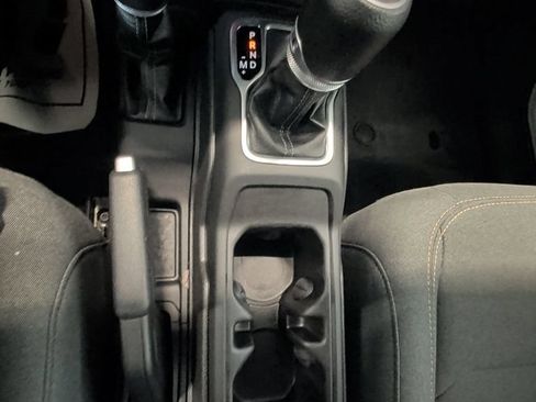 Used 2024 Jeep Wrangler Unlimited AWD/4WD image 23
