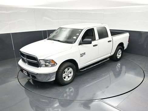 Used 2022 RAM 1500 Classic SLT AWD/4WD image 45