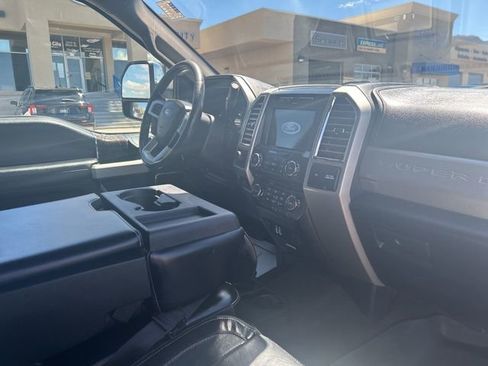 Used 2017 Ford F250 Lariat w/ Lariat Ultimate Package AWD/4WD image 18