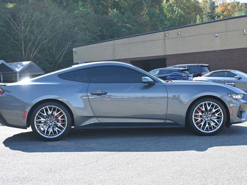 Used 2025 Ford Mustang GT Premium image 10