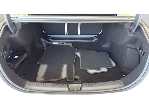 New 2026 Mercedes-Benz E 450 4MATIC Sedan image 9