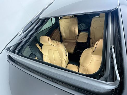 Used 2023 Jeep Grand Cherokee L Summit image 22