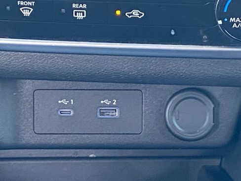 Used 2023 Nissan Rogue S image 24