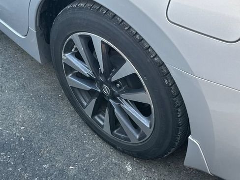 Used 2016 Nissan Altima 2.5 SV FWD image 4