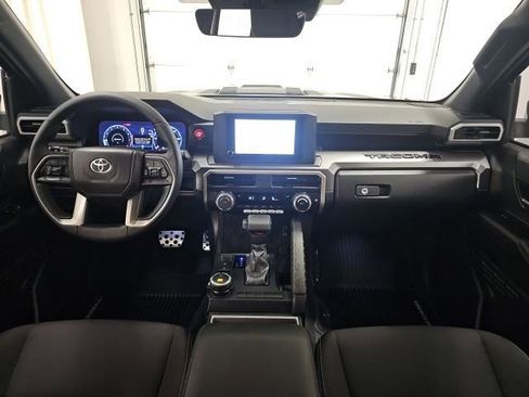 Used 2025 Toyota Tacoma TRD Sport image 29