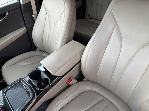 Used 2022 Lincoln Nautilus AWD image 28
