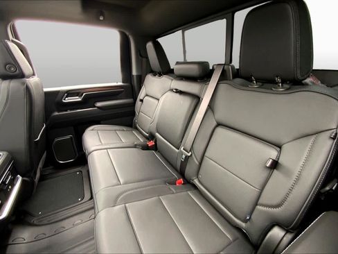 Used 2024 GMC Sierra 2500 Denali w/ Denali Reserve Package AWD/4WD image 18