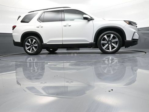 Certified 2024 Honda Pilot Elite image 31