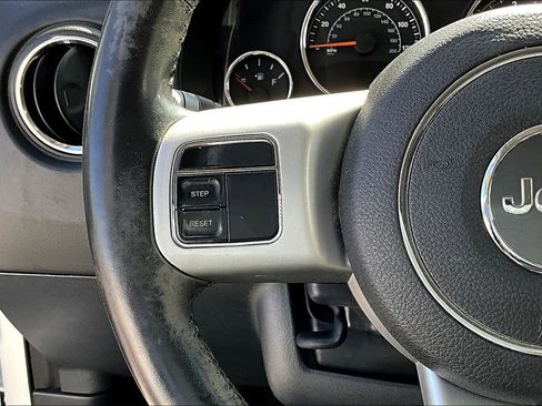 Used 2016 Jeep Compass High Altitude image 11