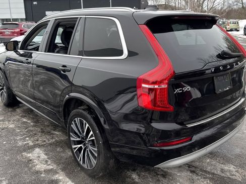 Used 2022 Volvo XC90 T6 Momentum w/ Climate Package image 5