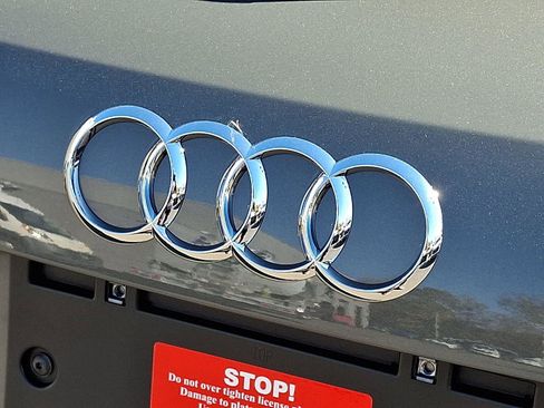 New 2025 Audi Q3 2.0T Premium image 18