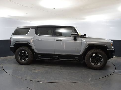 New 2024 GMC Hummer EV 2X w/ Extreme Off-Road Package image 2