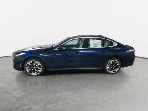 New 2026 BMW 530i w/ Premium Package image 8
