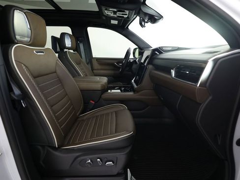 Used 2026 GMC Yukon XL Denali Ultimate image 10