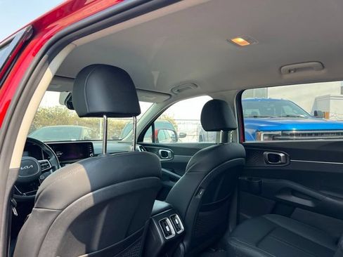Certified 2023 Kia Sorento EX AWD/4WD image 9