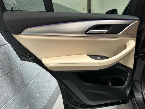 Used 2025 BMW X4 xDrive30i image 13