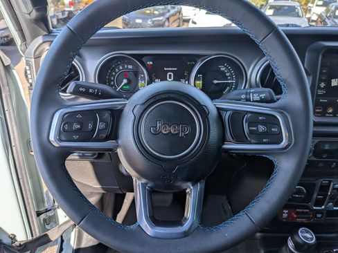 Used 2023 Jeep Wrangler Unlimited Rubicon 4xe AWD/4WD image 14